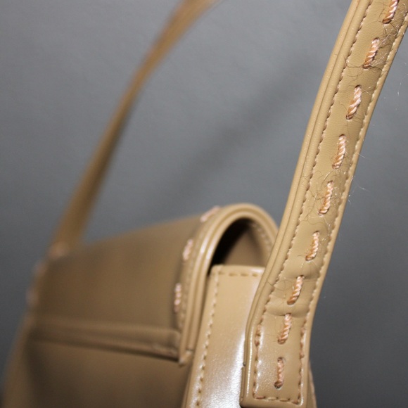 Mantles Tan Handbag - Picture 3 of 5